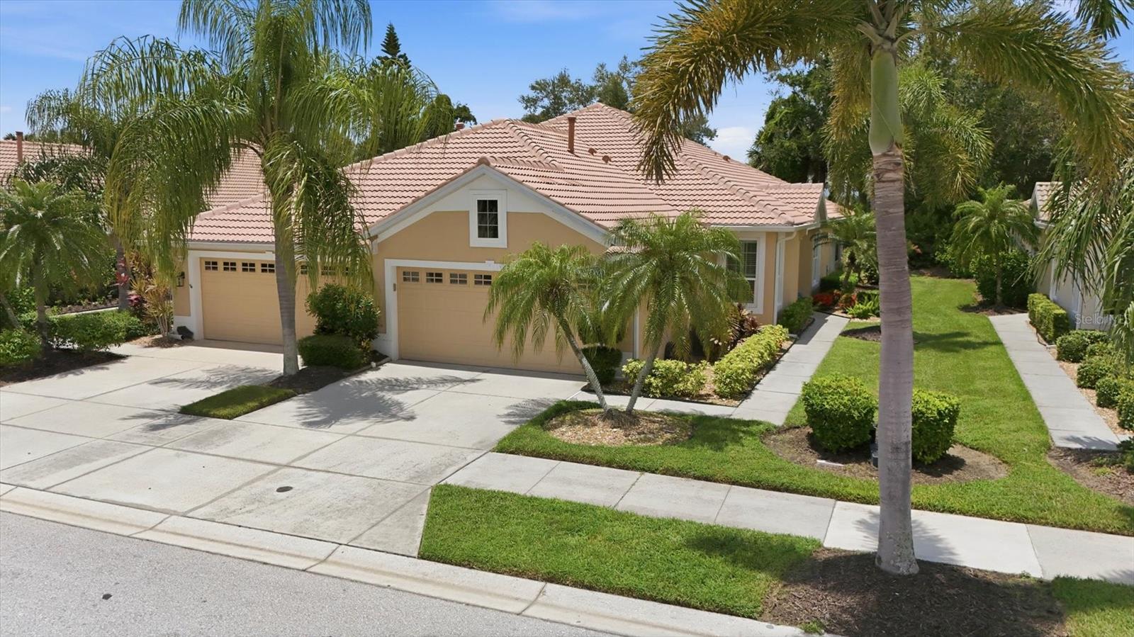 4939 Whispering Oaks Dr, North Port, FL 34287 — photo 2 of 67