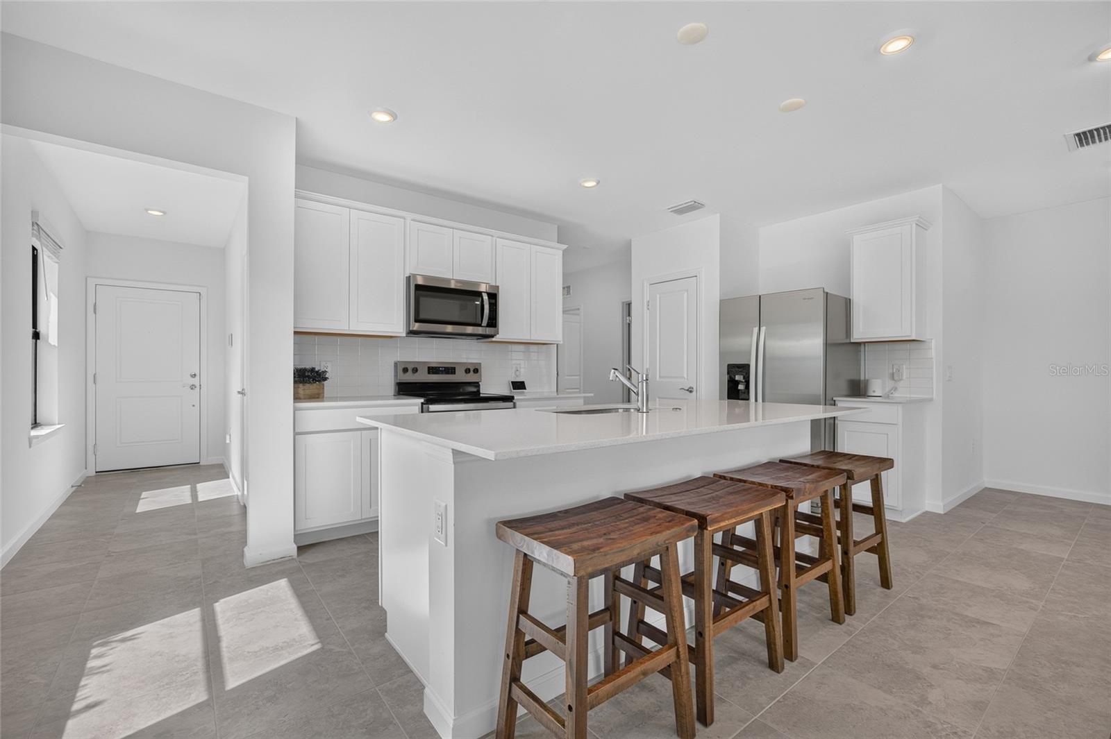 6492 Silverstar Dr, Sarasota, FL 34240 — photo 12 of 34