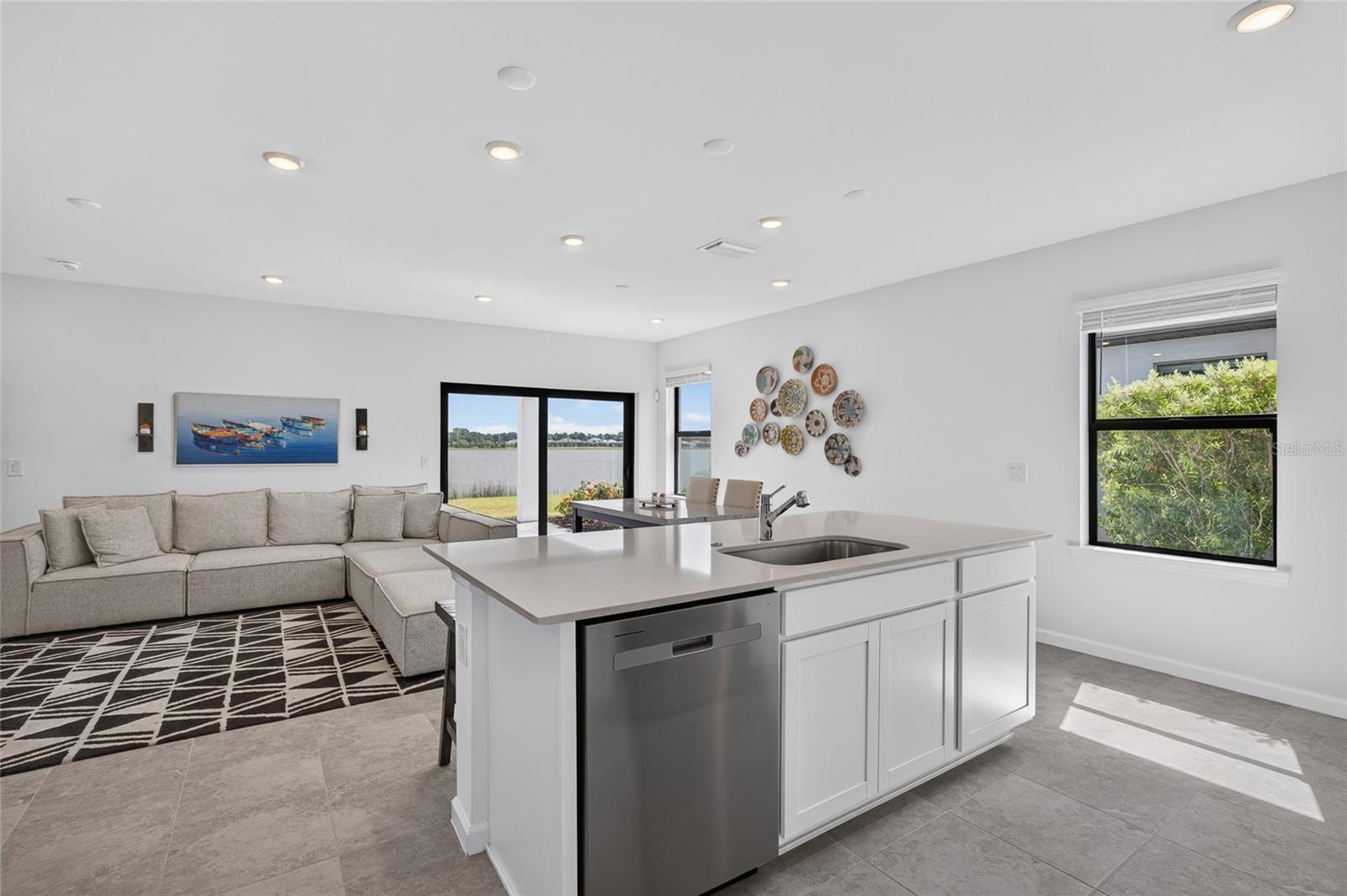 6492 Silverstar Dr, Sarasota, FL 34240 — photo 13 of 34