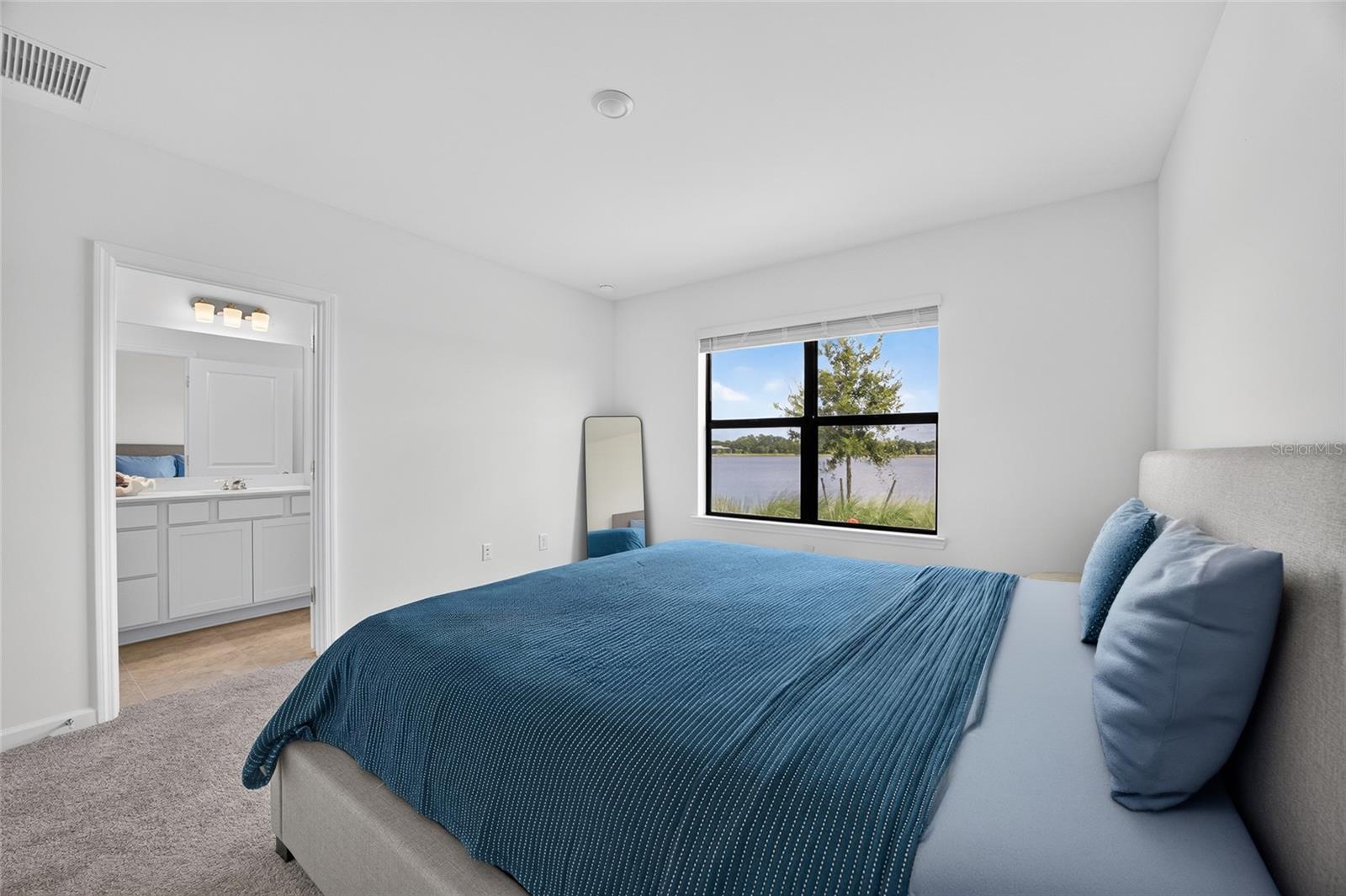 6492 Silverstar Dr, Sarasota, FL 34240 — photo 15 of 34
