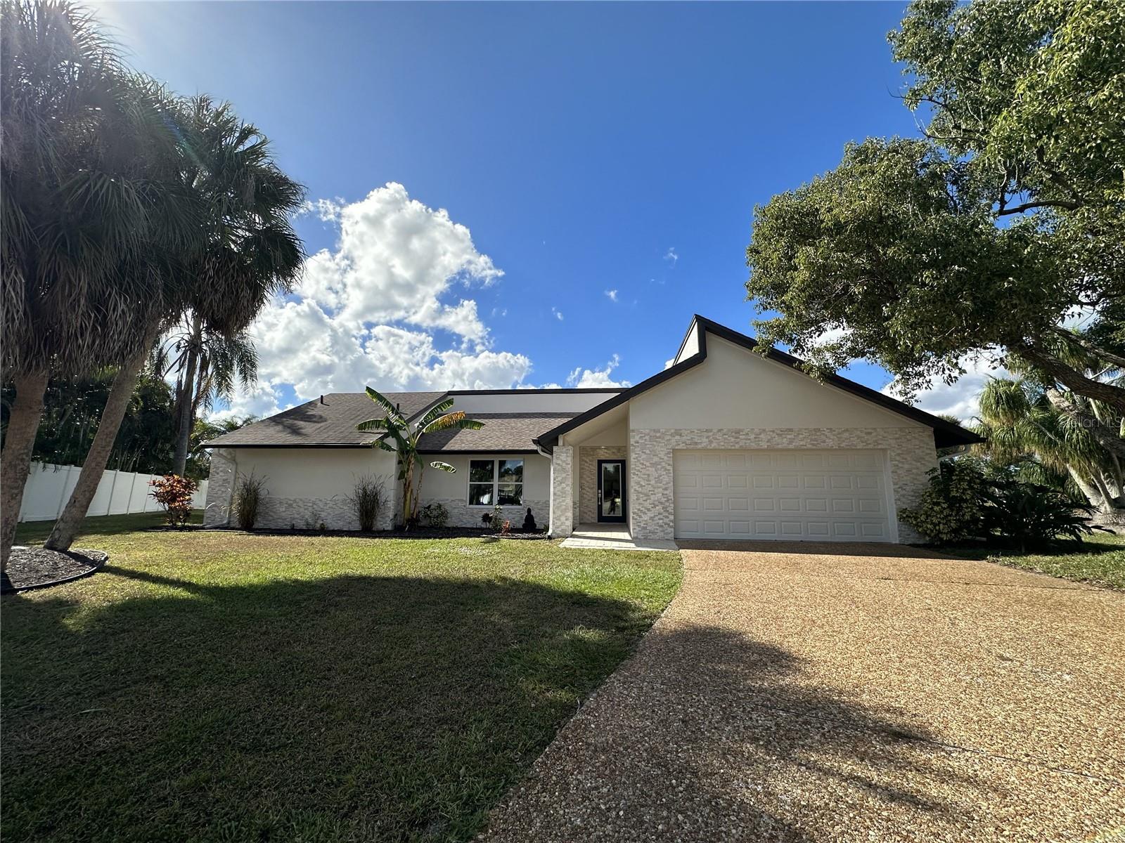 4723 Thomas Hoby Pl, Sarasota, FL 34241 — photo 2 of 26