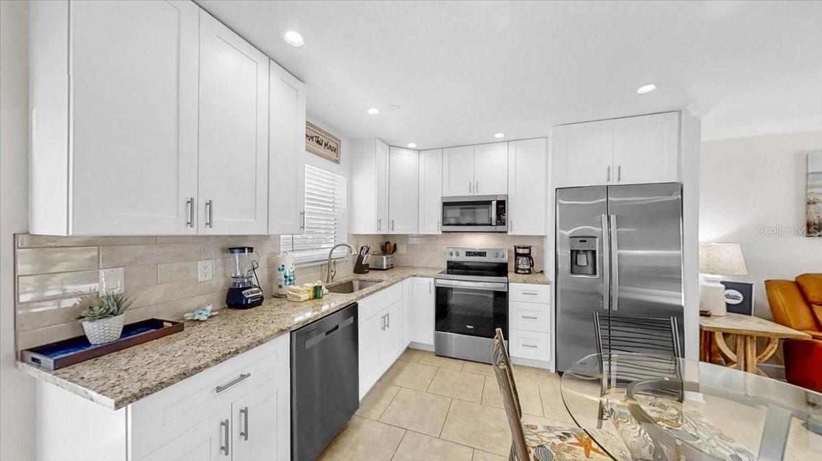 5830 Midnight Pass Rd #3, Sarasota, FL 34242 — photo 11 of 46