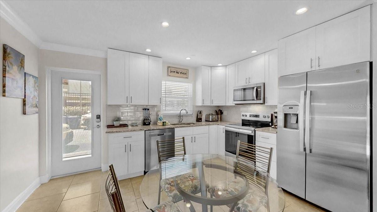 5830 Midnight Pass Rd #3, Sarasota, FL 34242 — photo 10 of 46