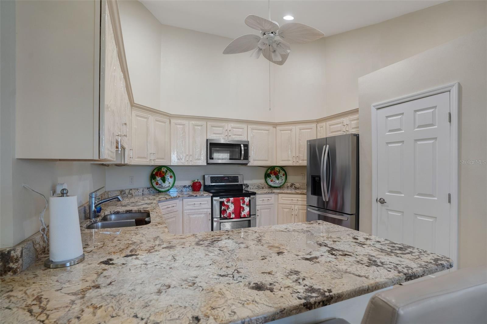 6253 Muriwood Ct, Sarasota, FL 34234 — photo 13 of 36