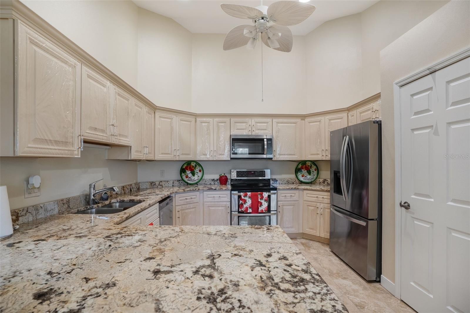 6253 Muriwood Ct, Sarasota, FL 34234 — photo 14 of 36