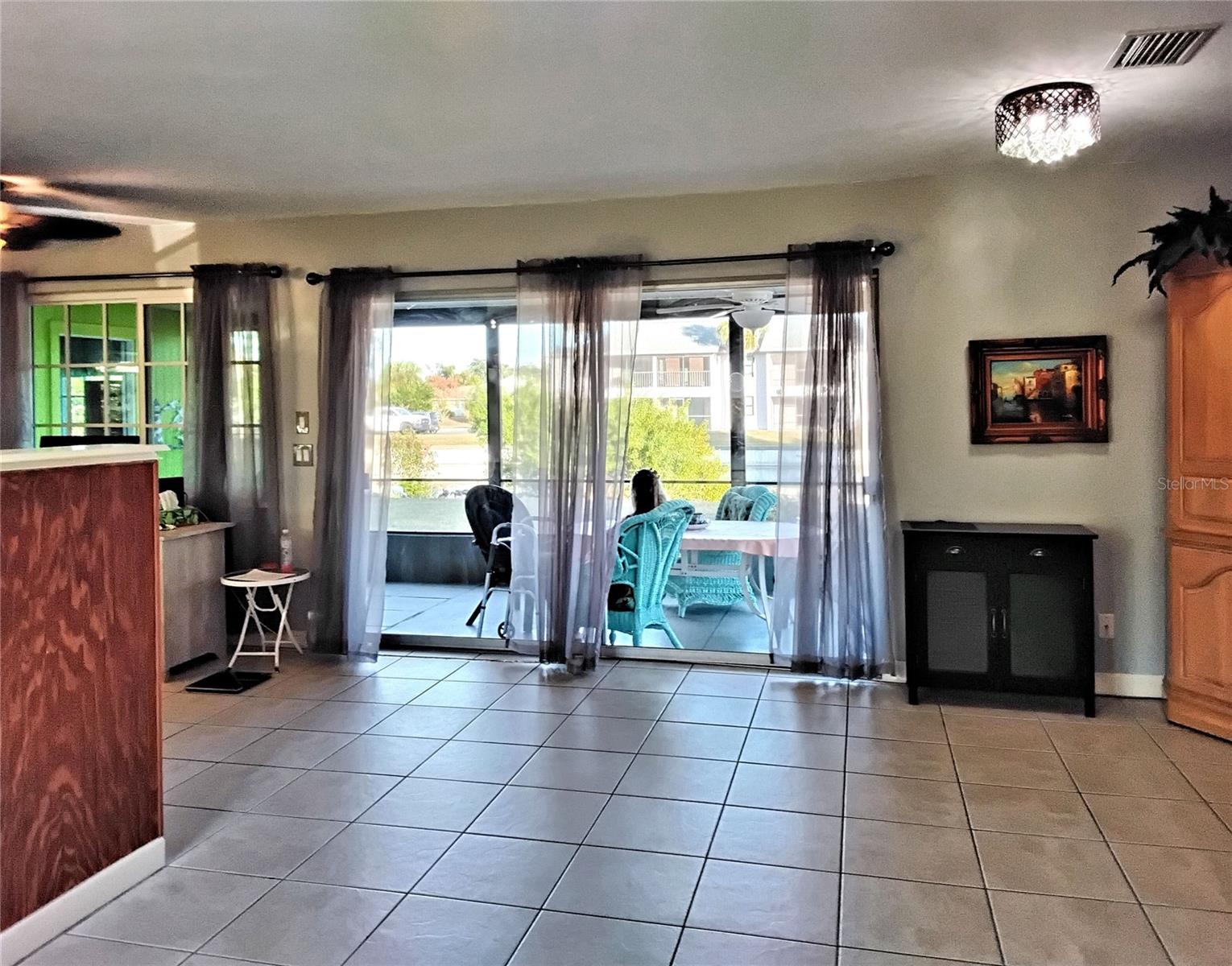 Lanai from entryway