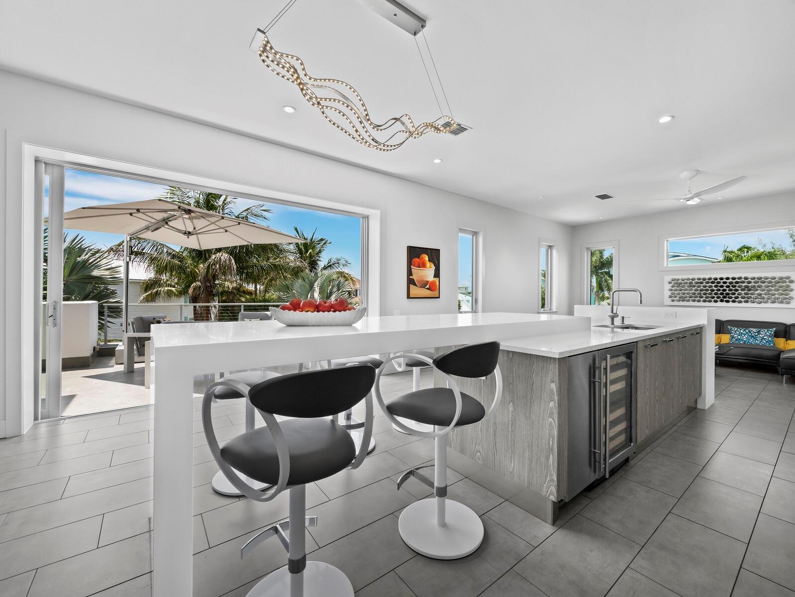 471 Island Cir, Sarasota, FL 34242 — photo 18 of 58