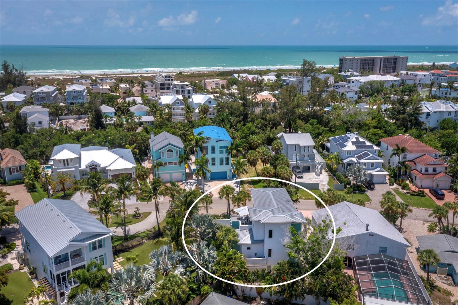 471 Island Cir, Sarasota, FL 34242 — photo 4 of 58