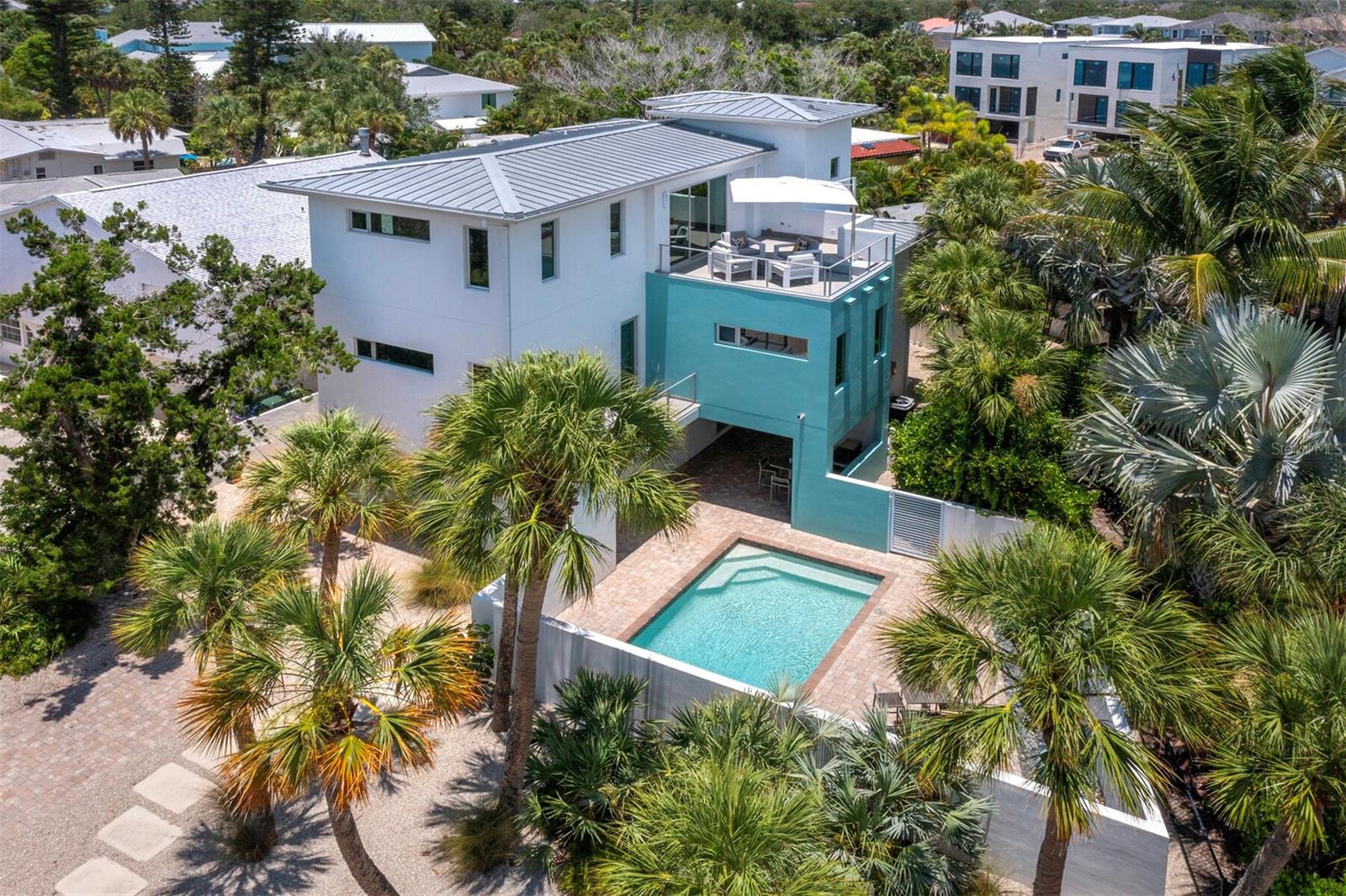 471 Island Cir, Sarasota, FL 34242 — photo 40 of 58