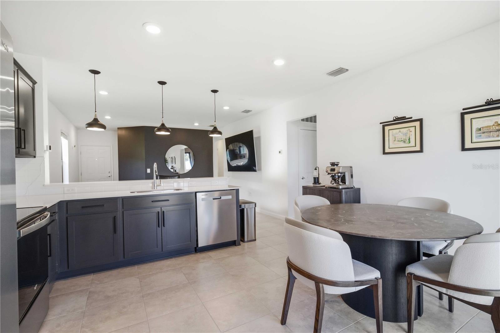 6548 Silverstar Dr, Sarasota, FL 34240 — photo 12 of 32