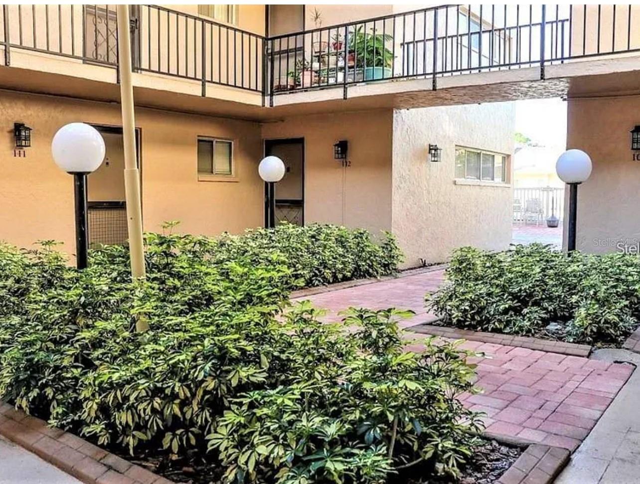 2763 Woodgate Ln #211, Sarasota, FL 34231 — photo 2 of 20