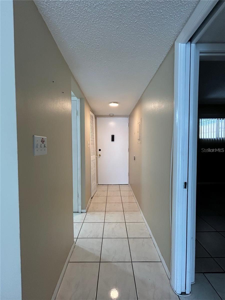 2763 Woodgate Ln #211, Sarasota, FL 34231 — photo 5 of 20