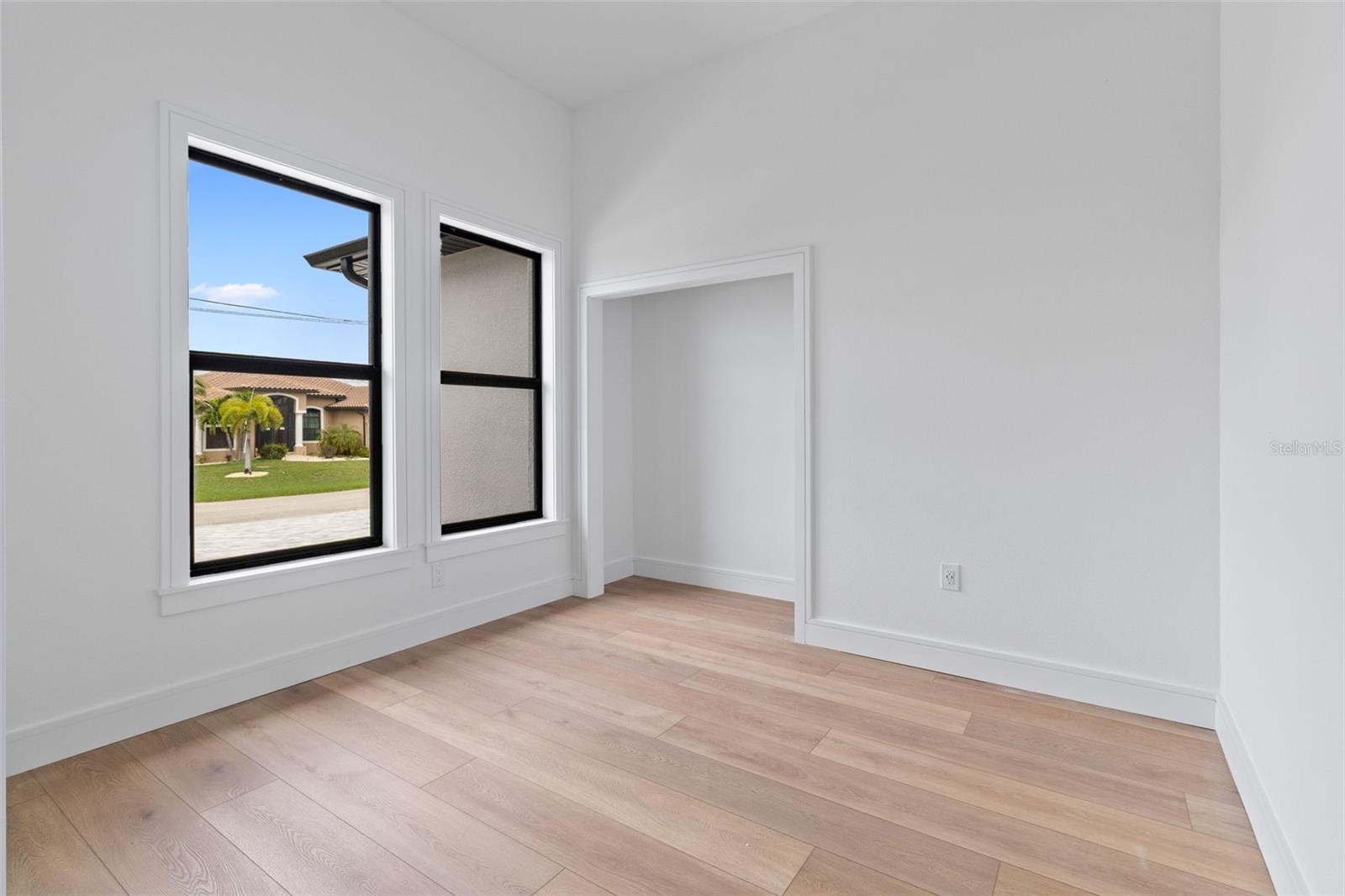 15037 Alsask Cir, Port Charlotte, FL 33981 — photo 4 of 33