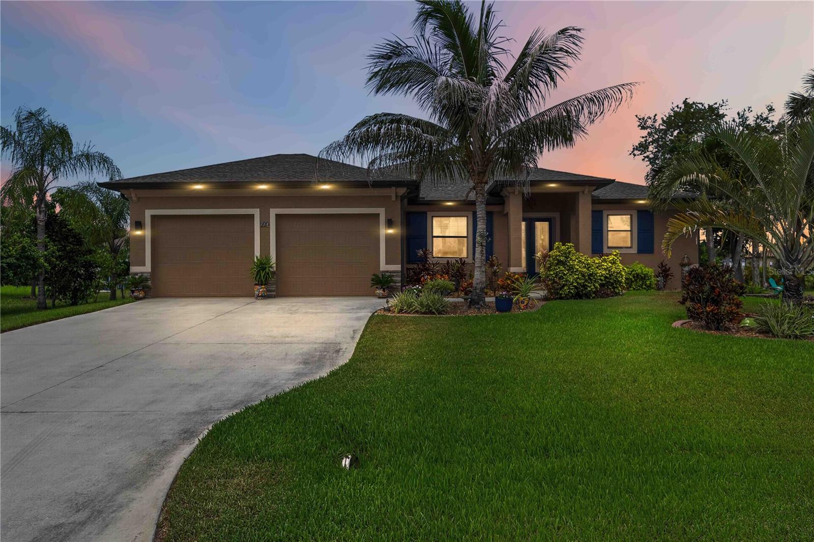 227 Long Meadow Ln, Rotonda West, FL 33947 — photo 2 of 61