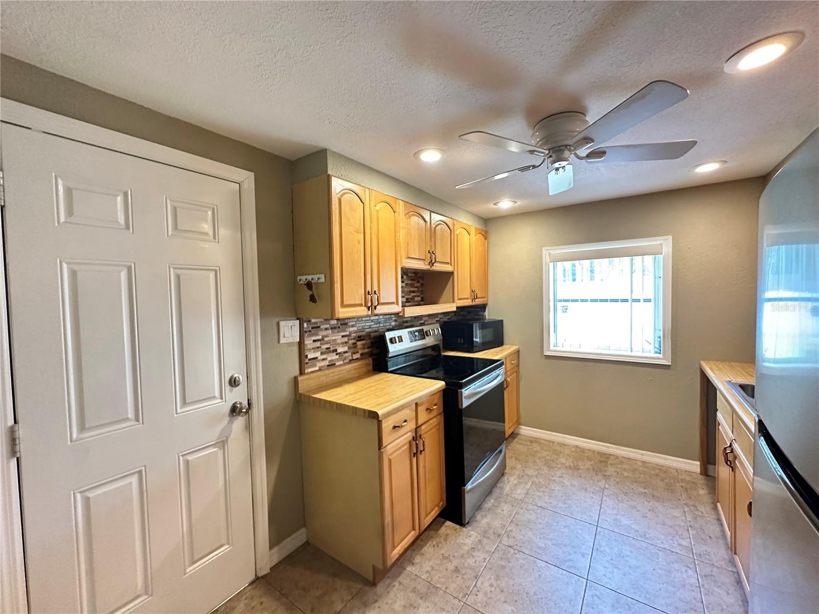 1230 Woodlawn Ave, Punta Gorda, FL 33950 — photo 8 of 39