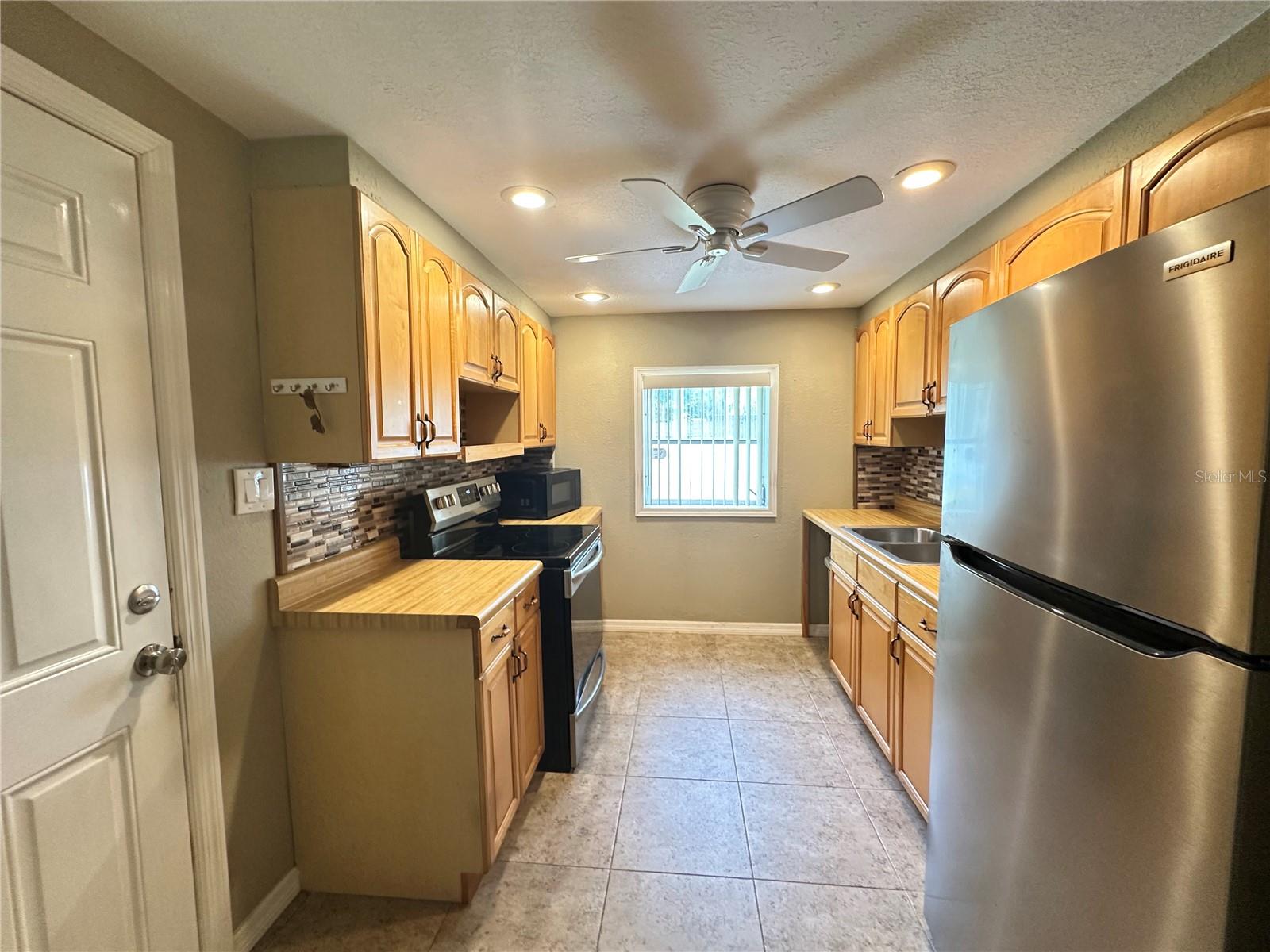 1230 Woodlawn Ave, Punta Gorda, FL 33950 — photo 9 of 39