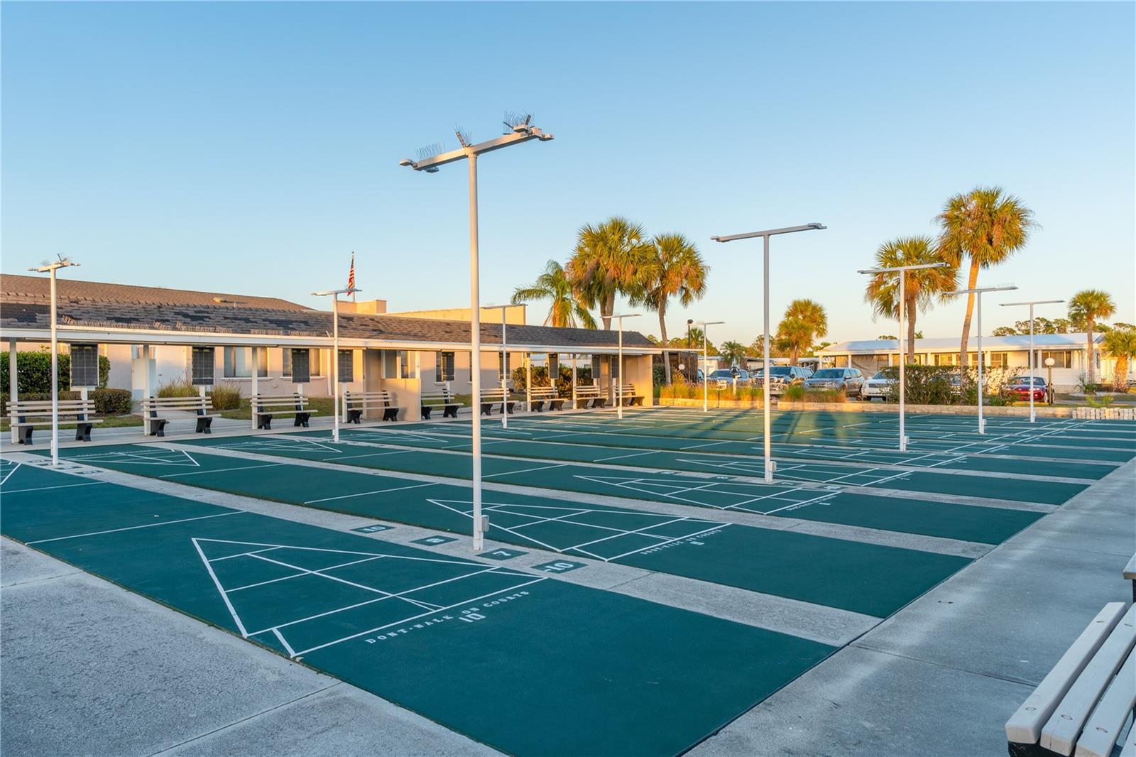 Shuffleboard court