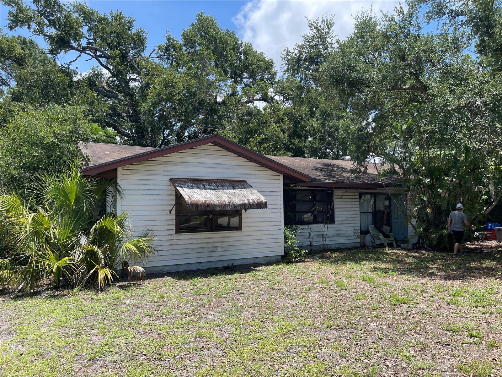 1311 S Brink Ave, Sarasota, FL 34239 — photo 1 of 10