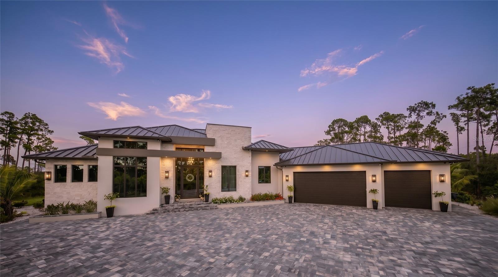 9240 Falcon Ct