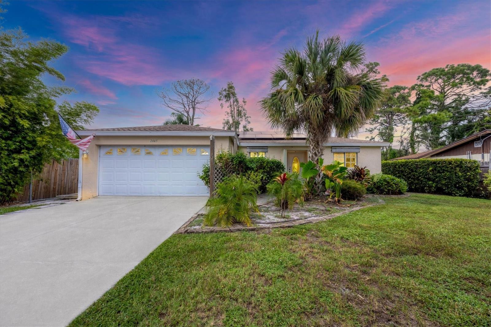 2445 Apache St, Sarasota, FL 34231 — photo 2 of 33