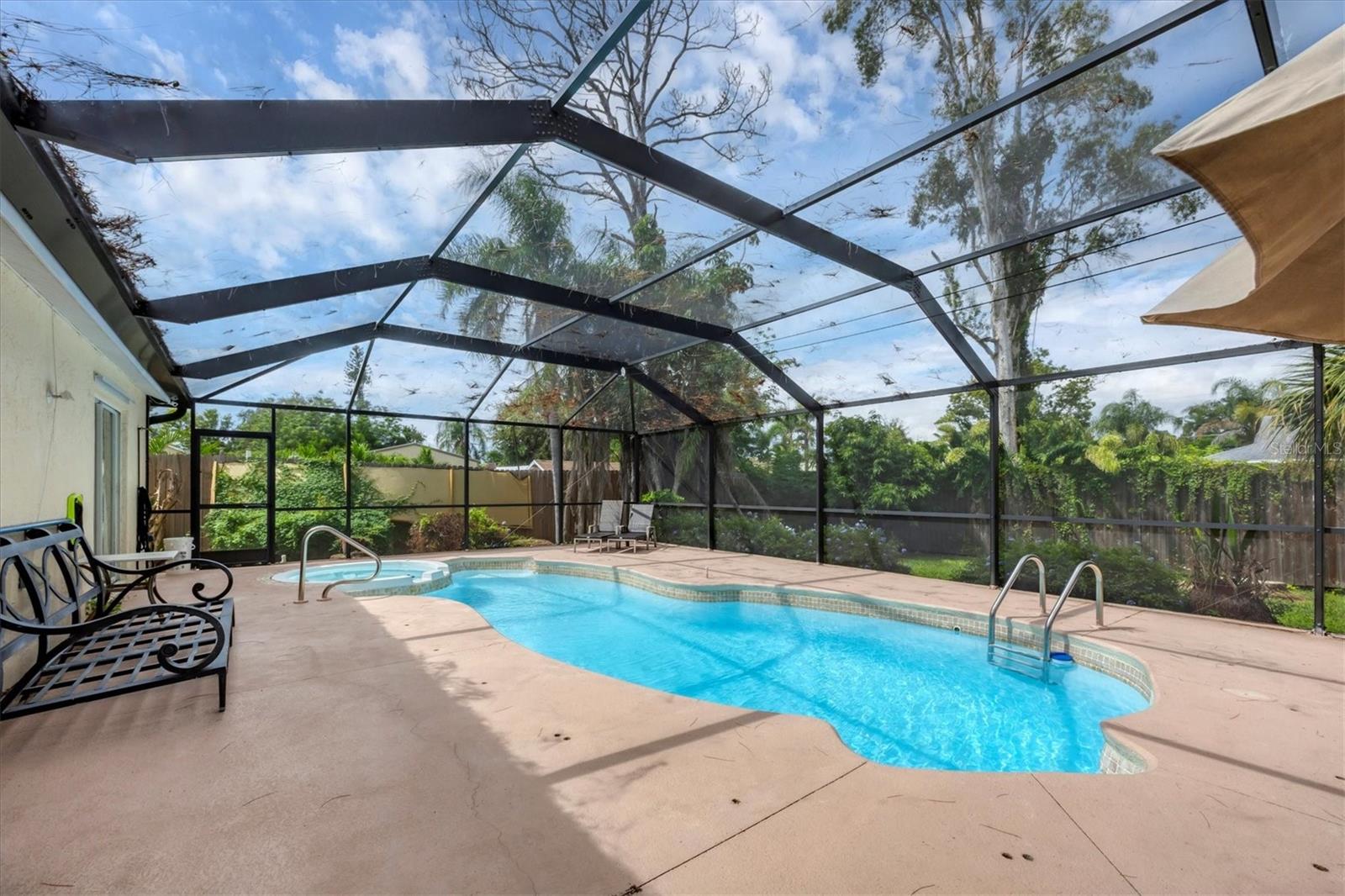 2445 Apache St, Sarasota, FL 34231 — photo 5 of 33