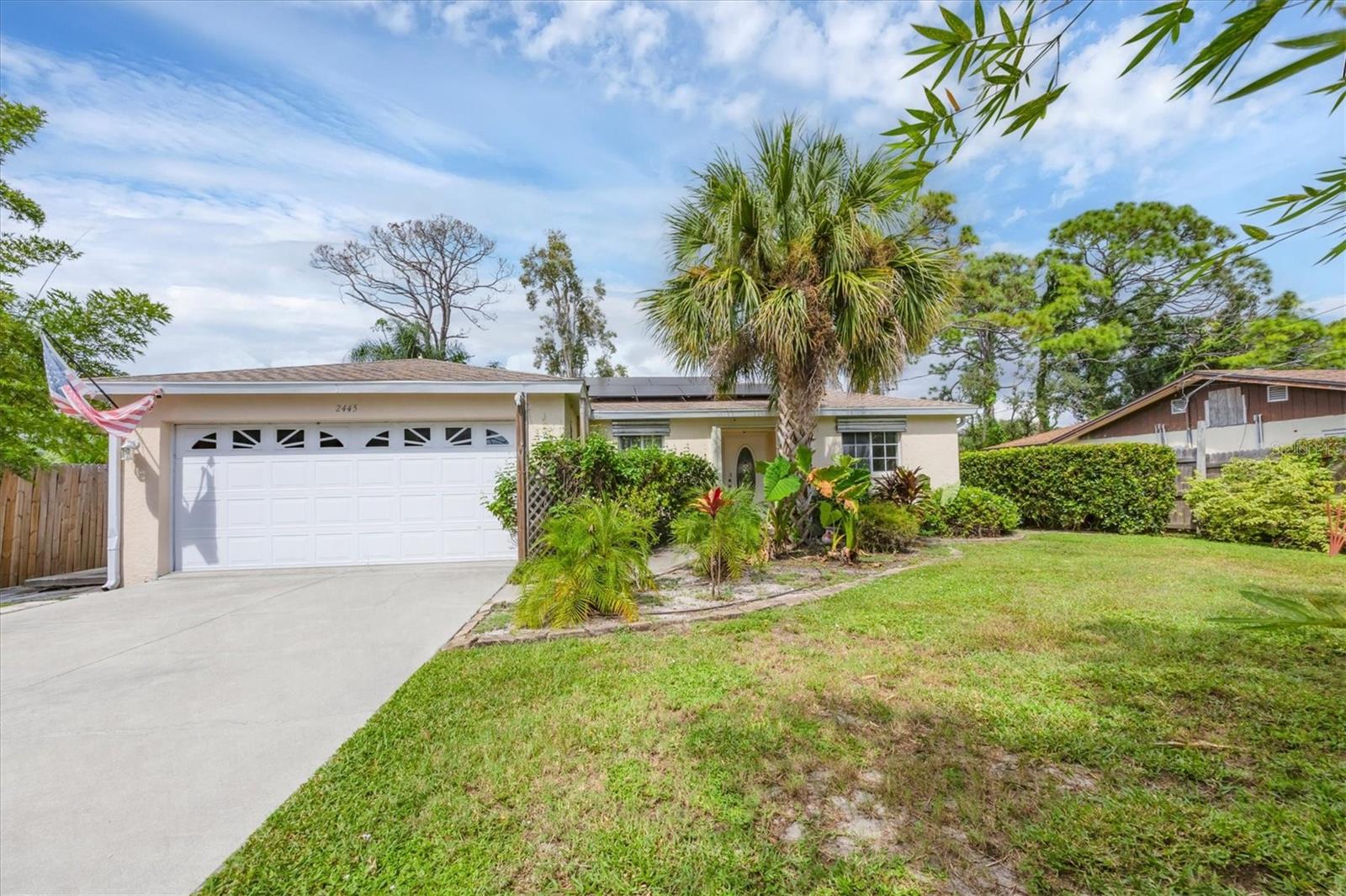 2445 Apache St, Sarasota, FL 34231 — photo 7 of 33