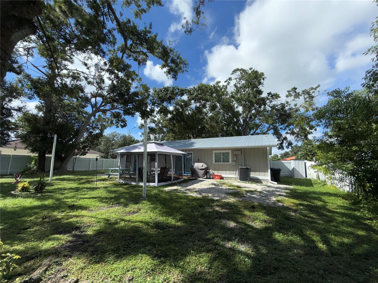 3988 San Luis Dr, Sarasota, FL 34235 — photo 5 of 36