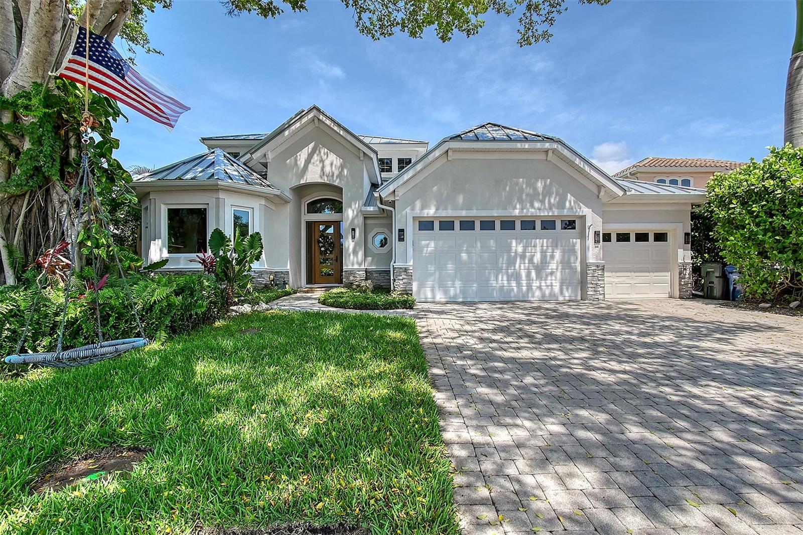3921 Maravic Pl, Sarasota, FL 34231 — photo 2 of 33
