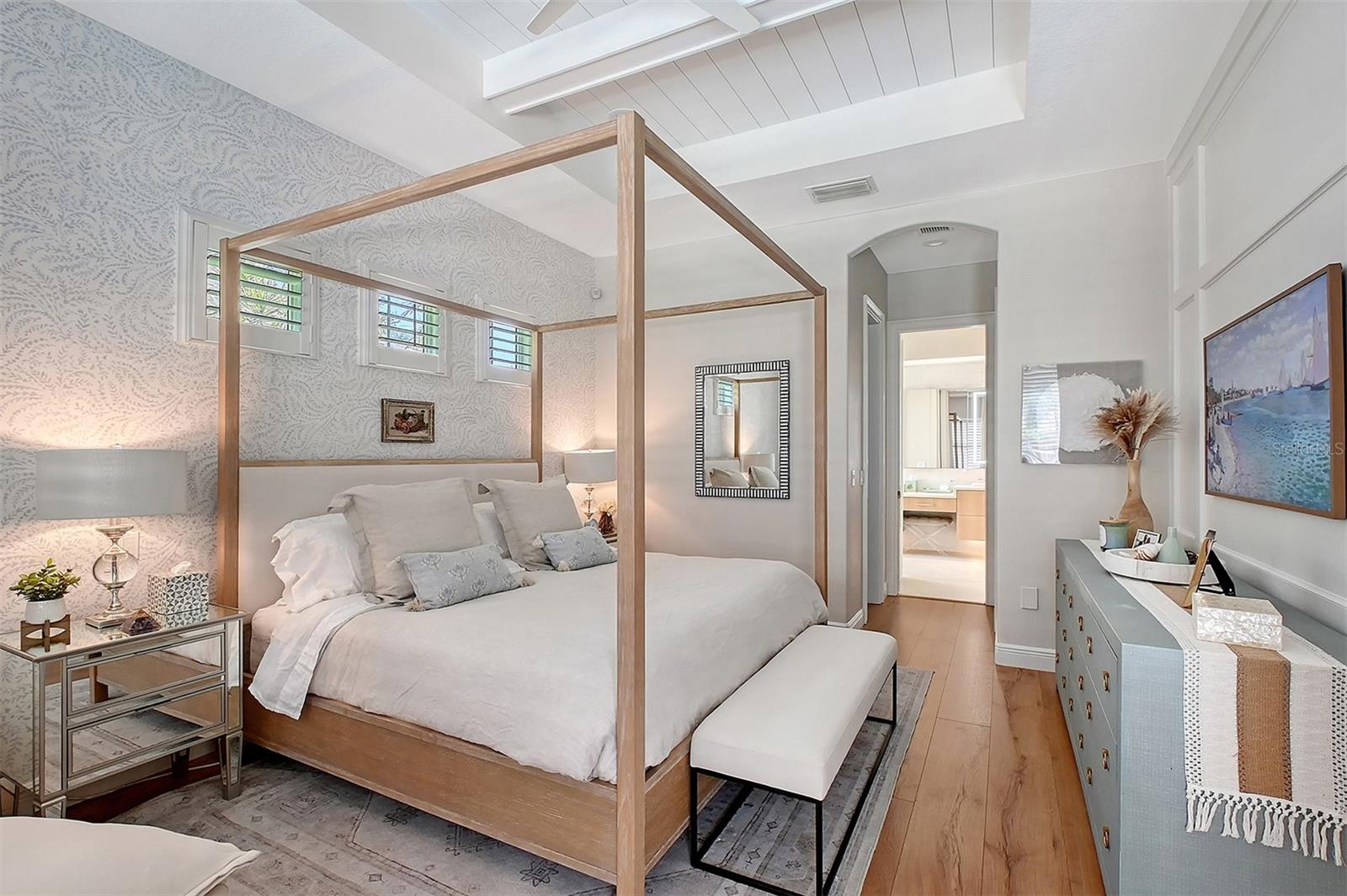 3921 Maravic Pl, Sarasota, FL 34231 — photo 14 of 33