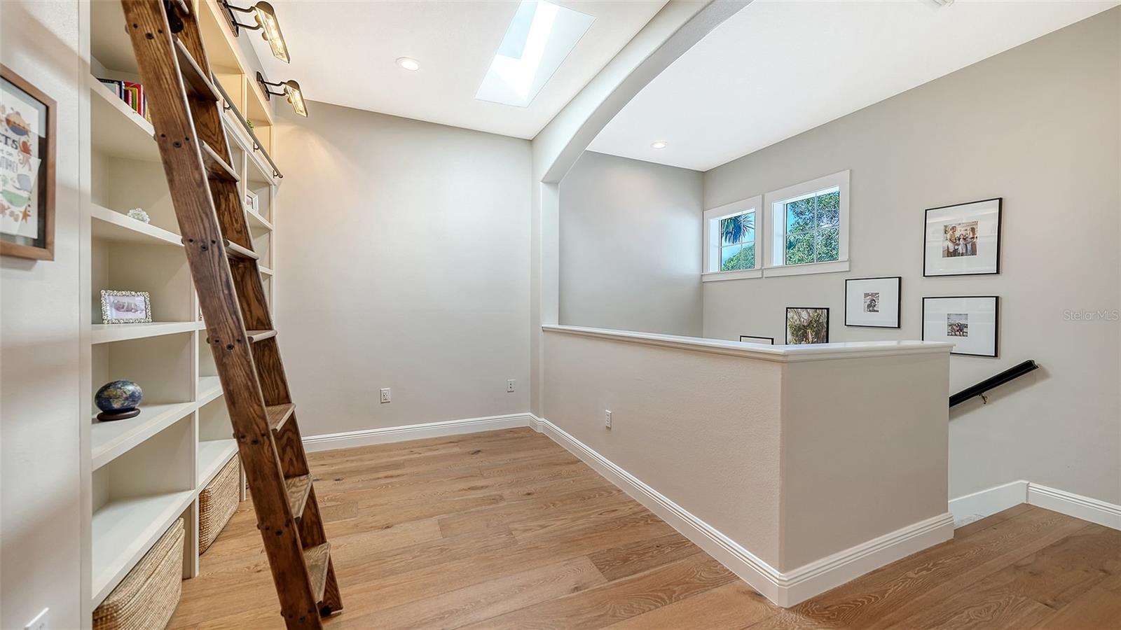 3921 Maravic Pl, Sarasota, FL 34231 — photo 19 of 33