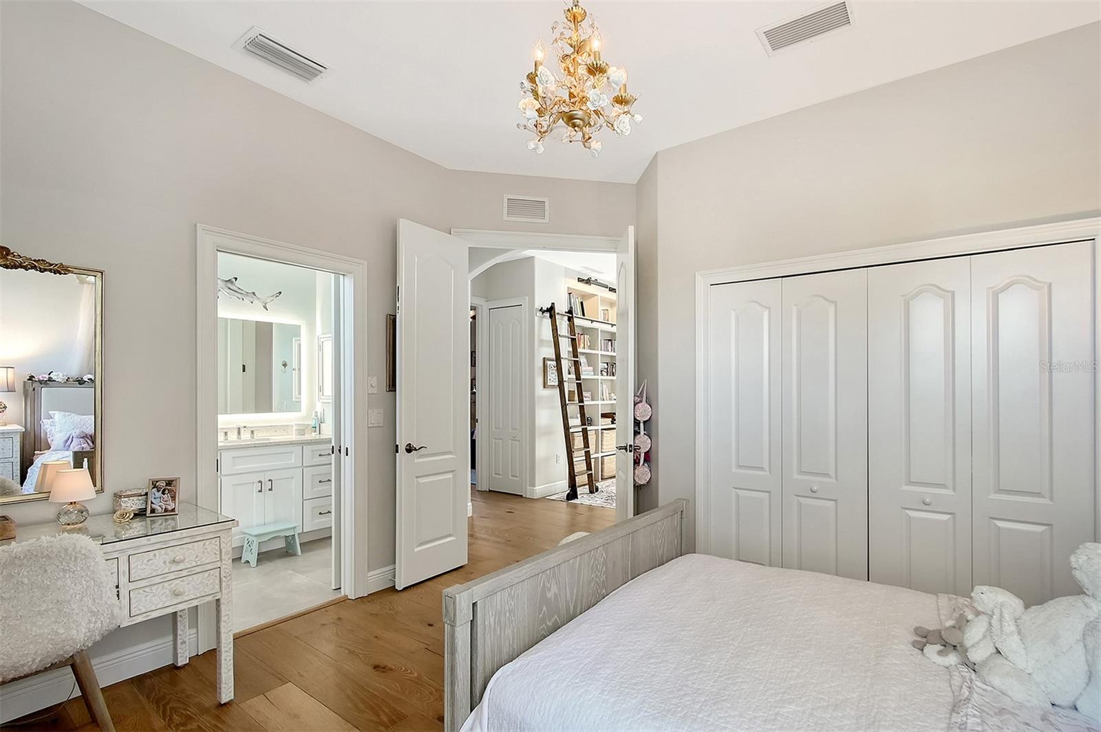 3921 Maravic Pl, Sarasota, FL 34231 — photo 25 of 33