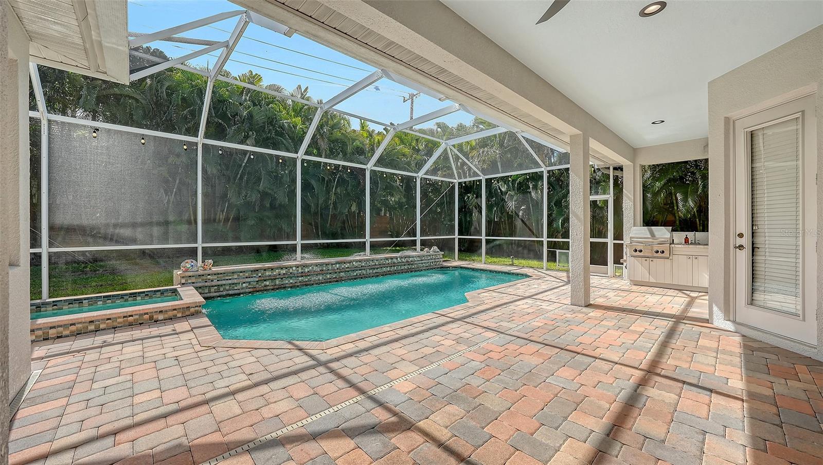 3921 Maravic Pl, Sarasota, FL 34231 — photo 27 of 33