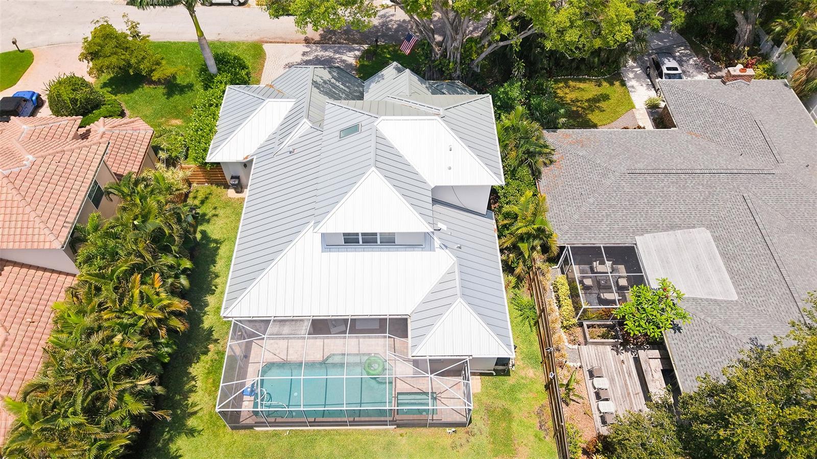 3921 Maravic Pl, Sarasota, FL 34231 — photo 32 of 33