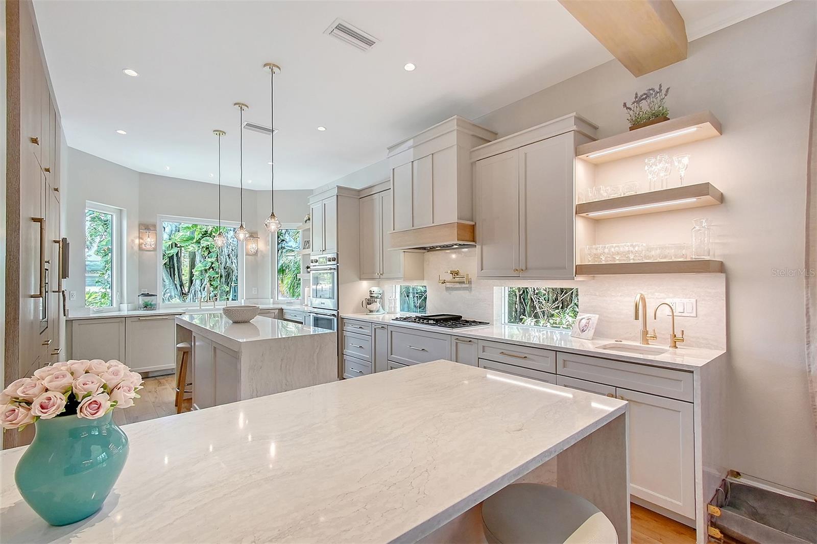 3921 Maravic Pl, Sarasota, FL 34231 — photo 10 of 33