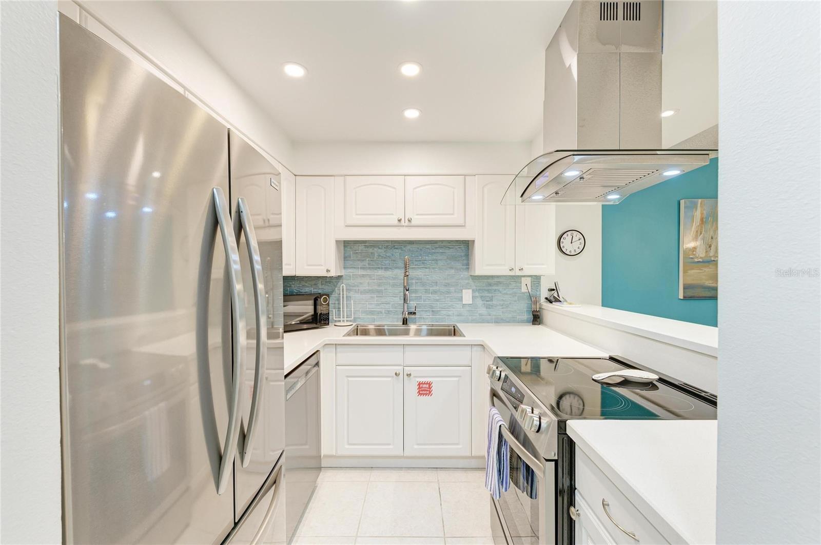 6157 Midnight Pass Rd #E12, Sarasota, FL 34242 — photo 13 of 88