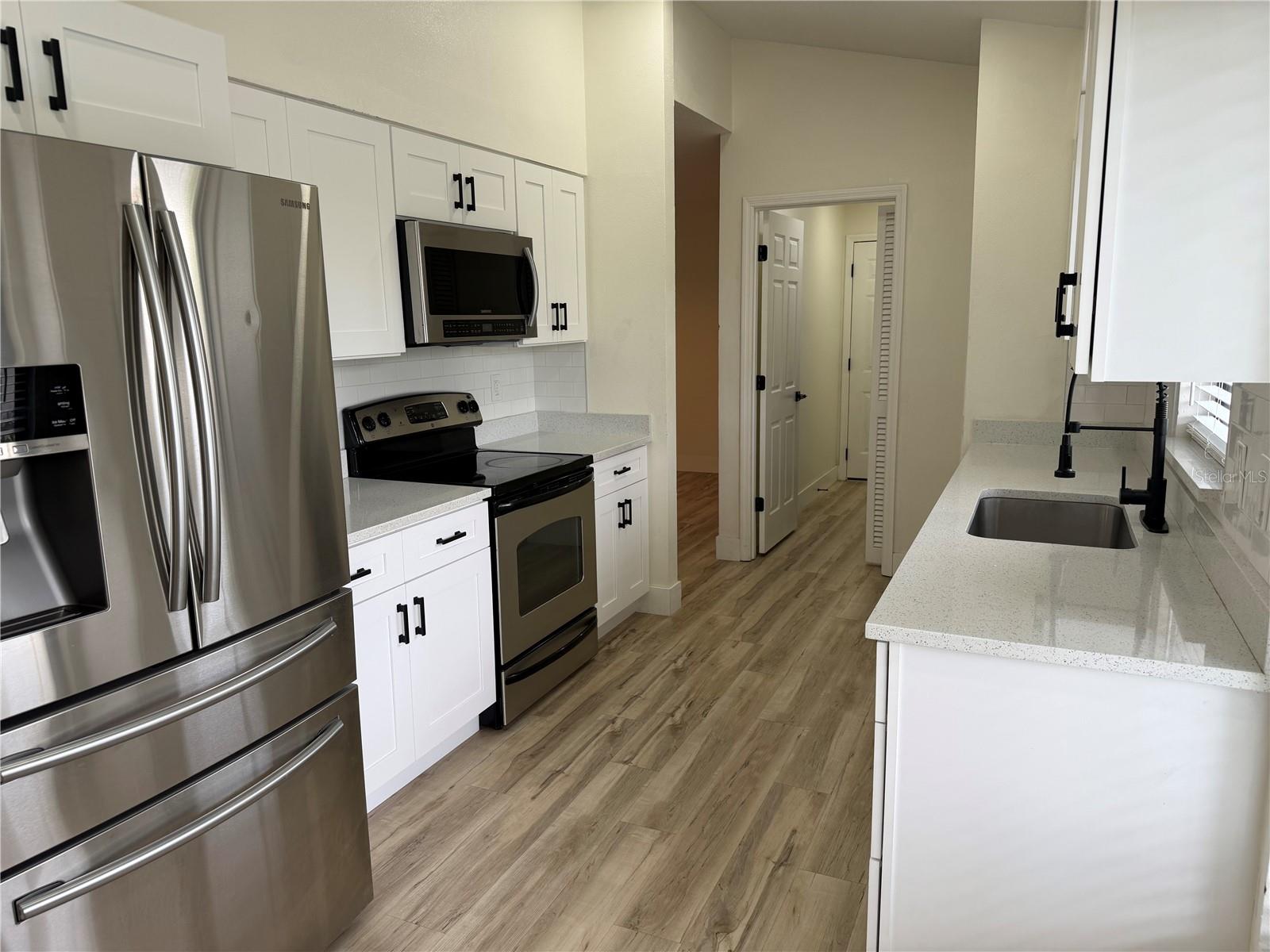 339 Pembroke Ln S #228, Venice, FL 34293 — photo 3 of 45