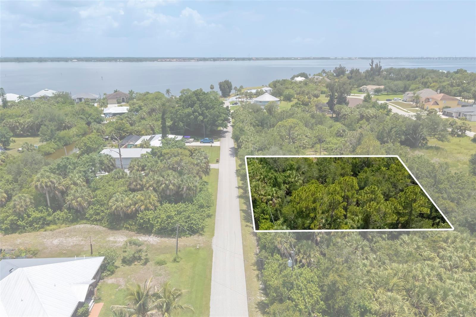 186 Northshore Ter, Punta Gorda, FL 33980 — photo 1 of 1