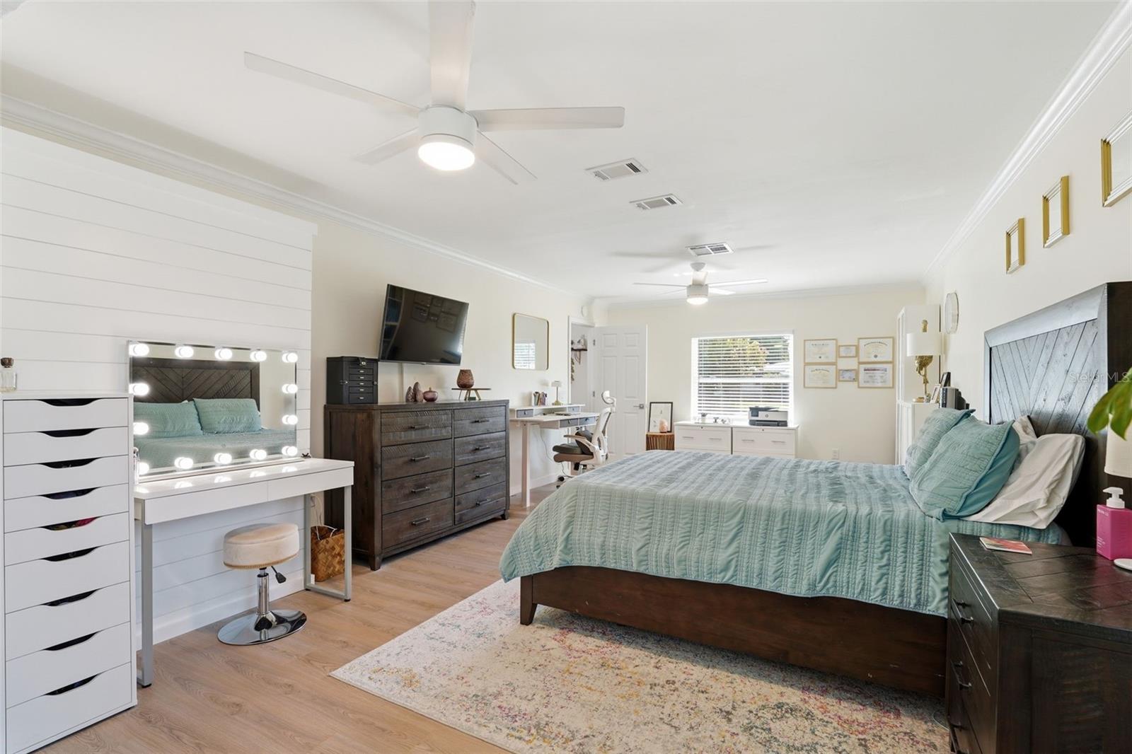 2600 Cambridge Dr, Sarasota, FL 34232 — photo 21 of 75