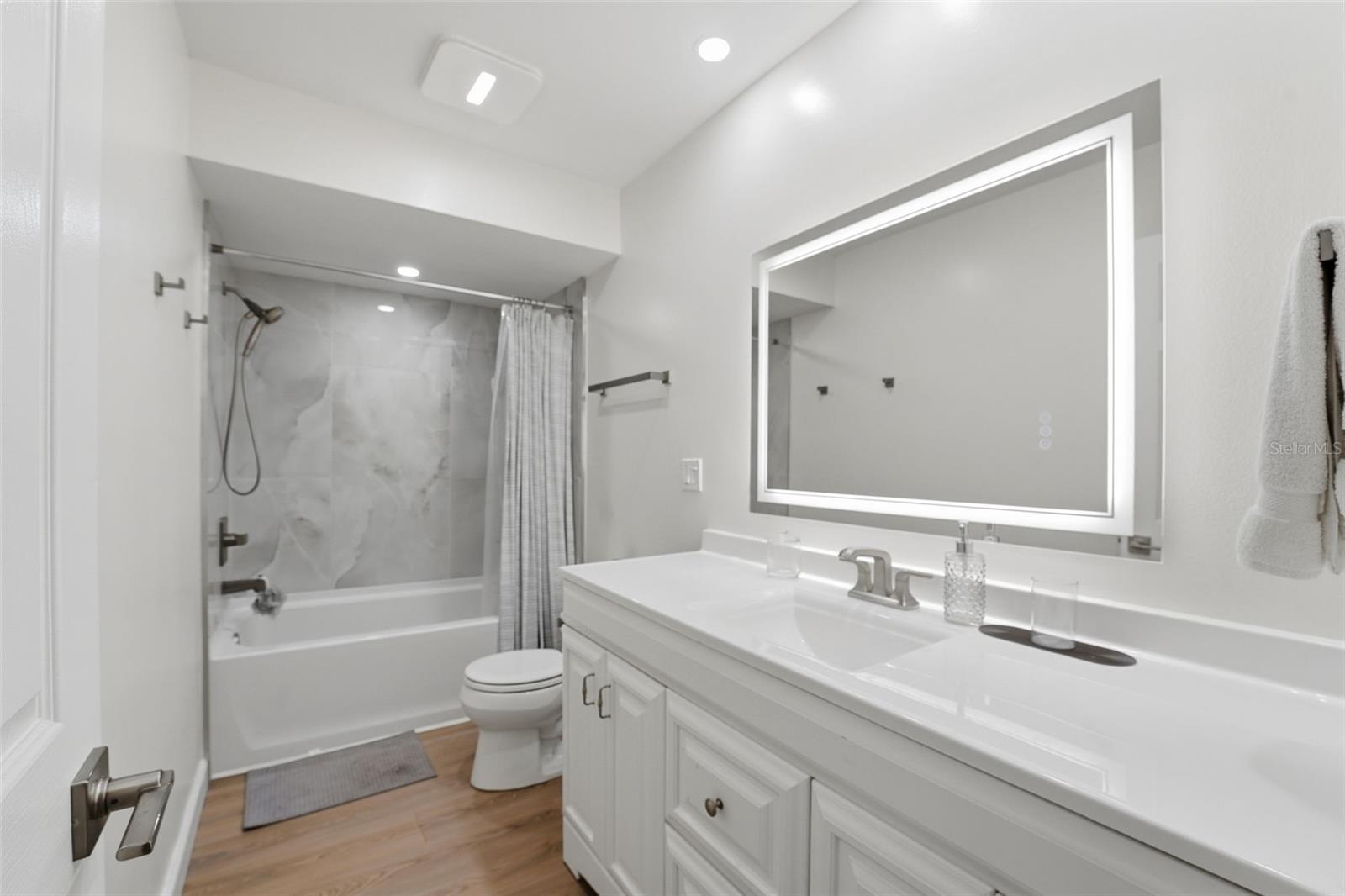 2600 Cambridge Dr, Sarasota, FL 34232 — photo 33 of 75