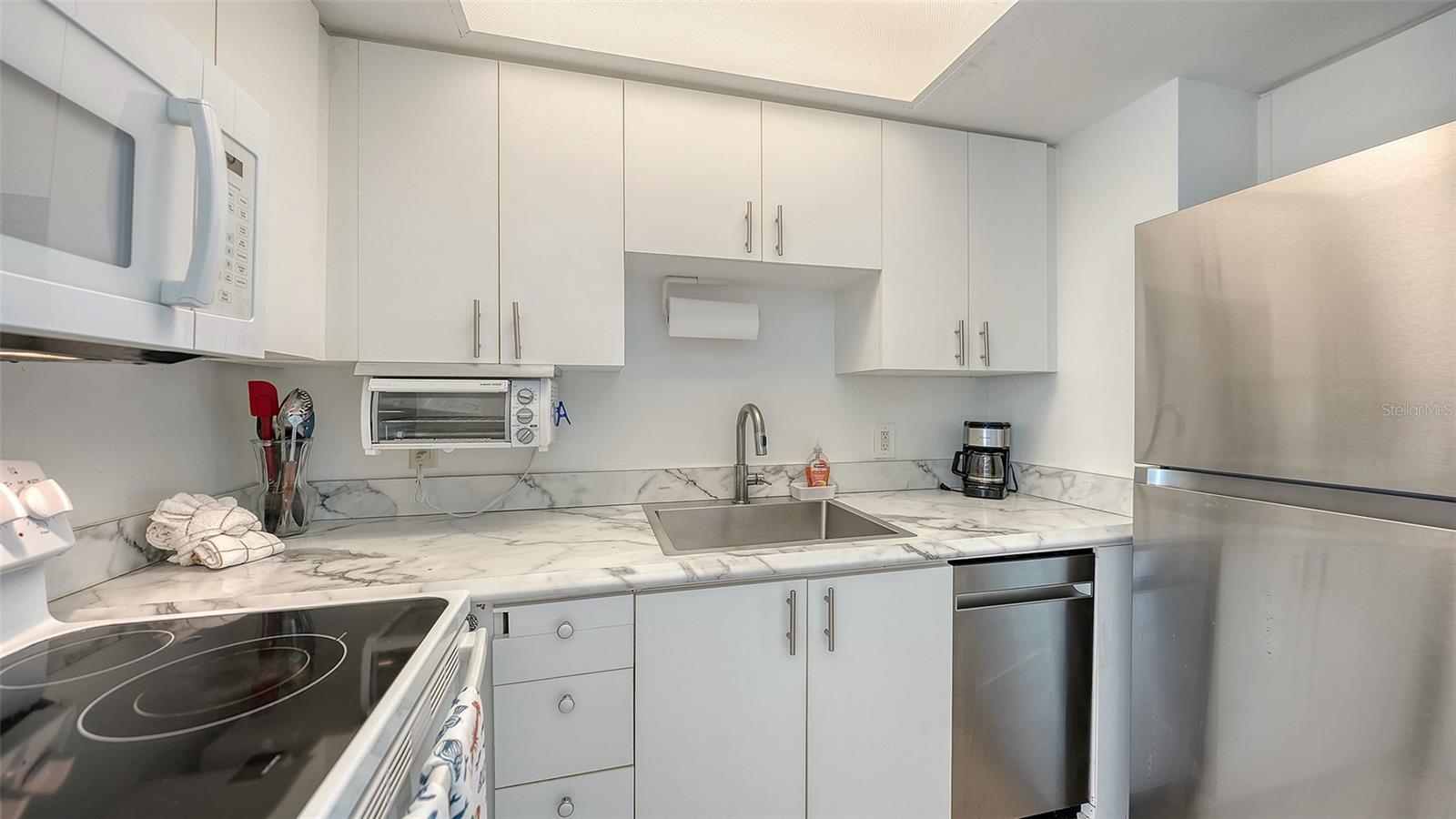 2850 Gulf of Mexico Dr #4, Longboat Key, FL 34228 — photo 16 of 37