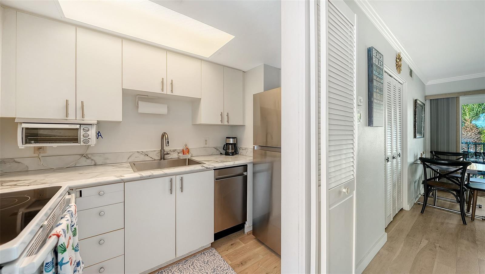 2850 Gulf of Mexico Dr #4, Longboat Key, FL 34228 — photo 18 of 37