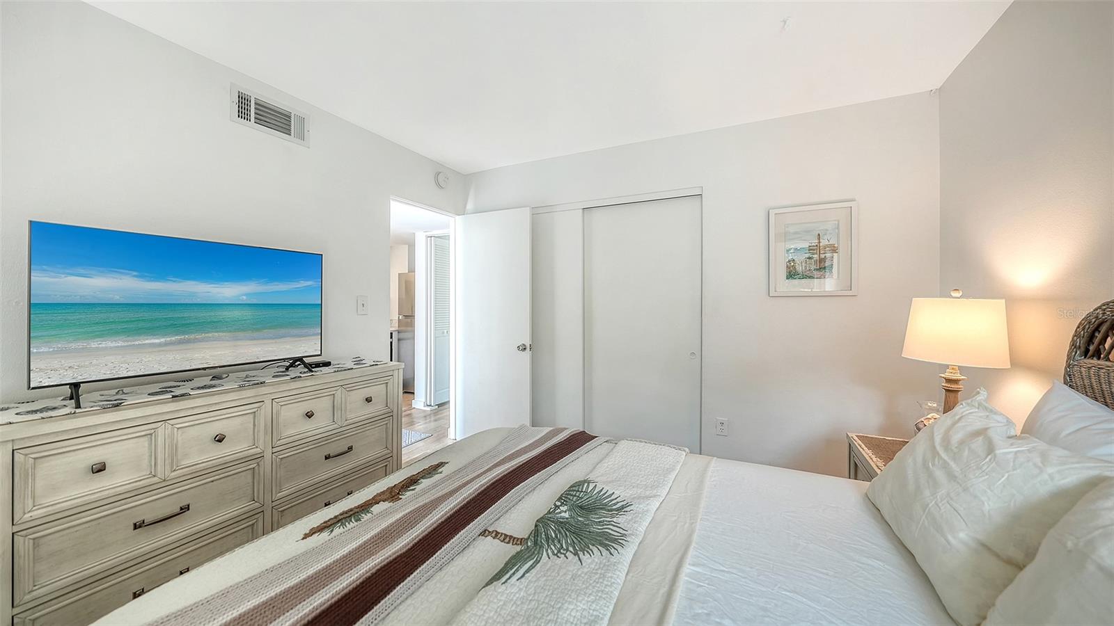 2850 Gulf of Mexico Dr #4, Longboat Key, FL 34228 — photo 19 of 37