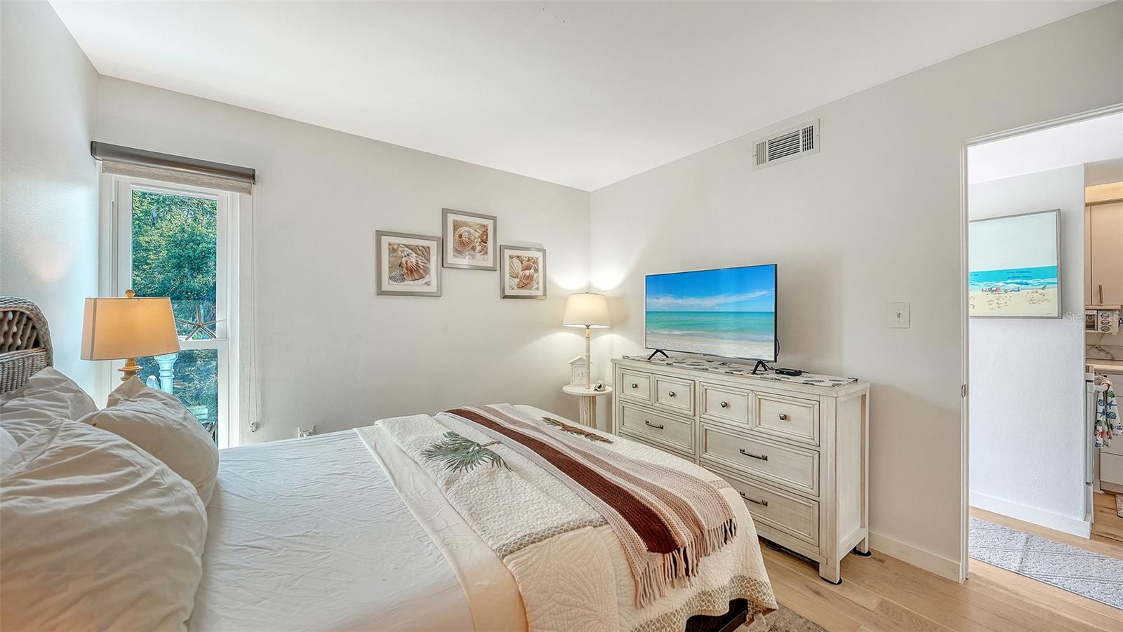 2850 Gulf of Mexico Dr #4, Longboat Key, FL 34228 — photo 21 of 37