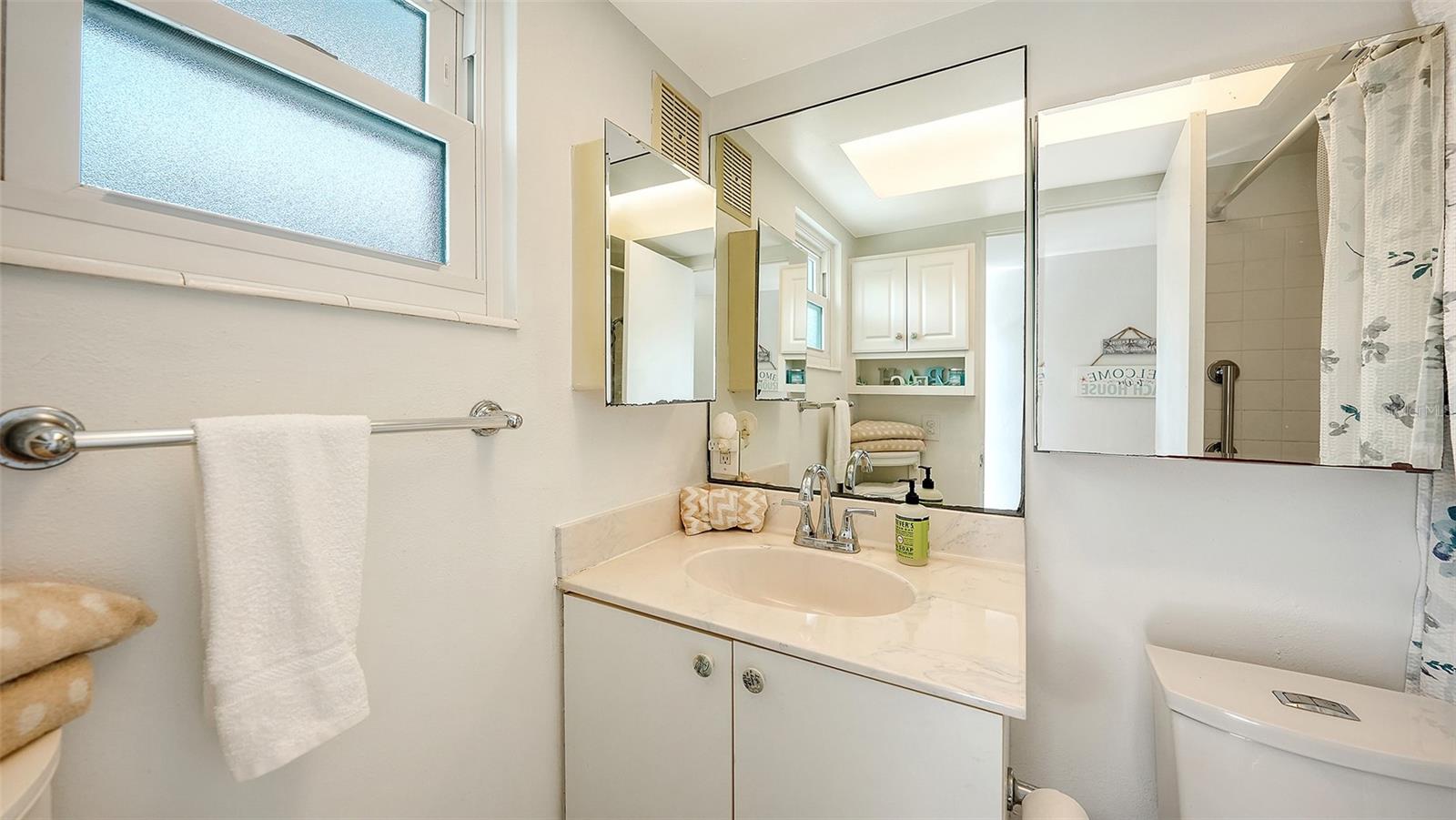 2850 Gulf of Mexico Dr #4, Longboat Key, FL 34228 — photo 23 of 37