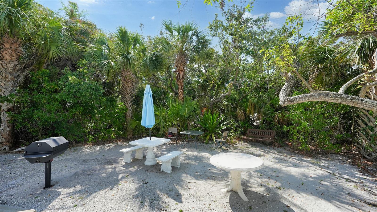 2850 Gulf of Mexico Dr #4, Longboat Key, FL 34228 — photo 28 of 37