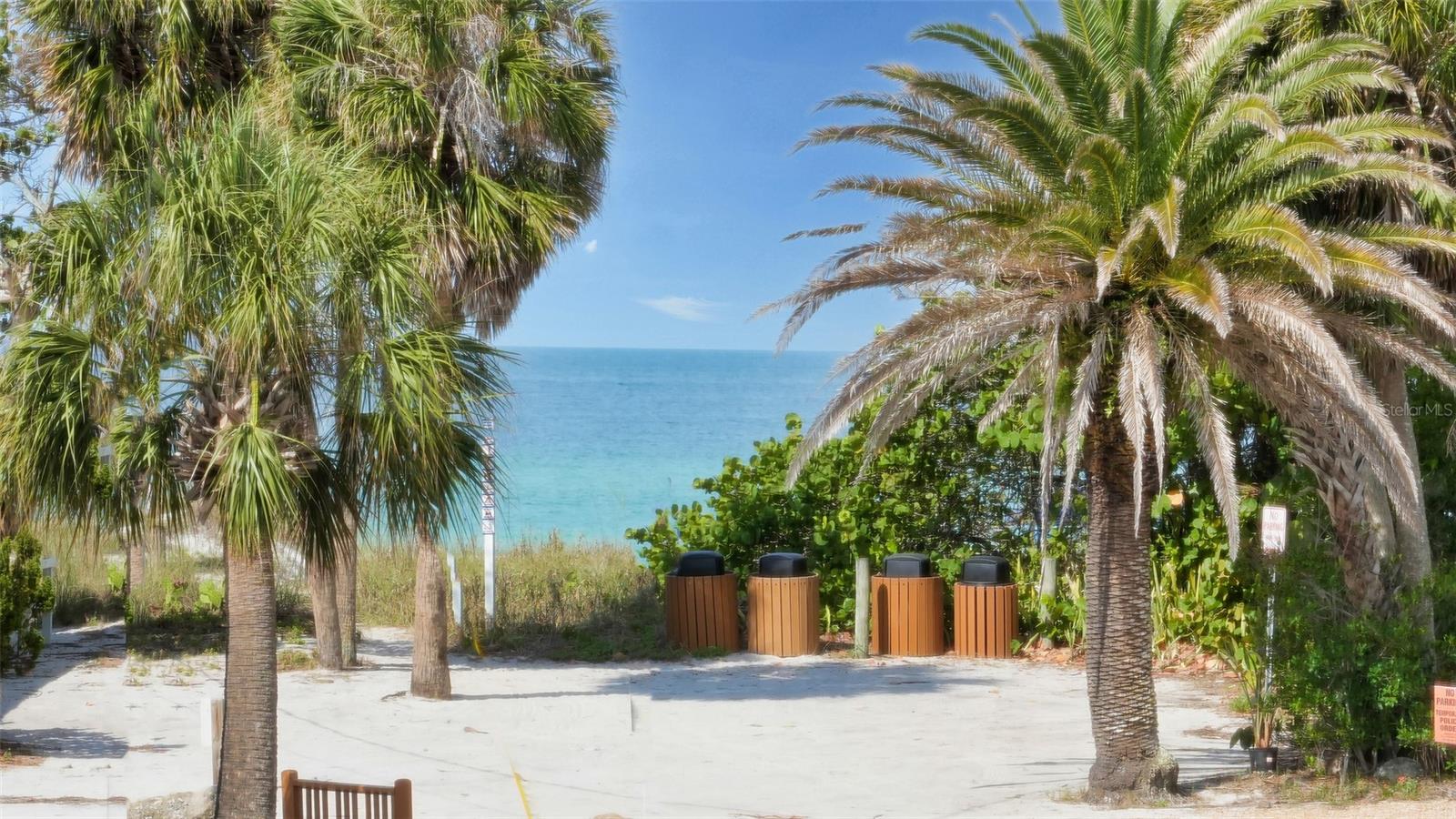 2850 Gulf of Mexico Dr #4, Longboat Key, FL 34228 — photo 29 of 37