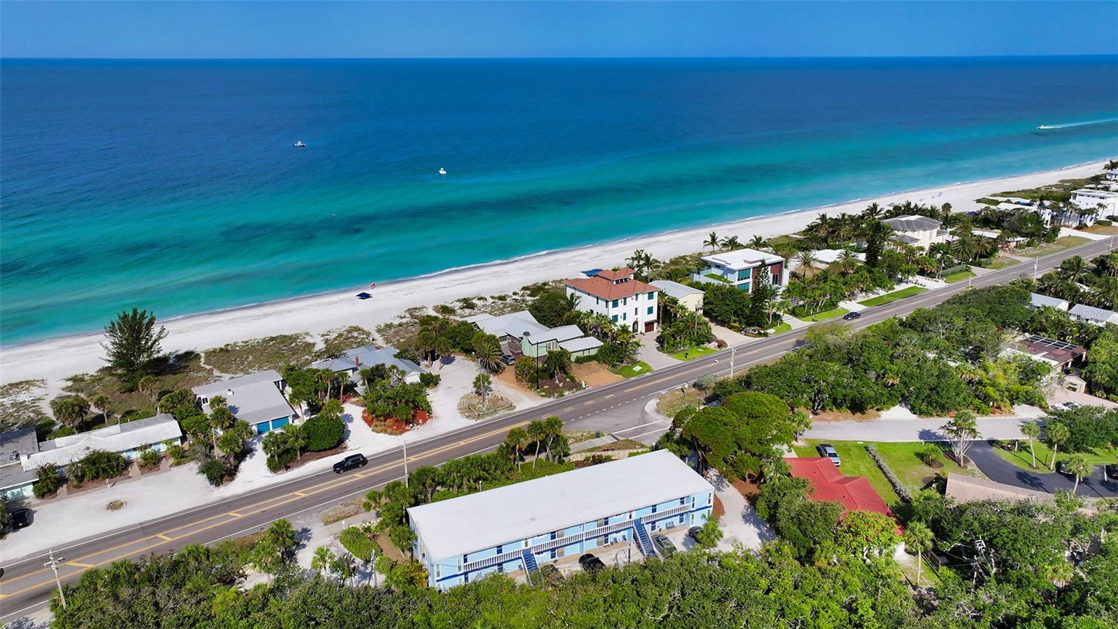 2850 Gulf of Mexico Dr #4, Longboat Key, FL 34228 — photo 33 of 37