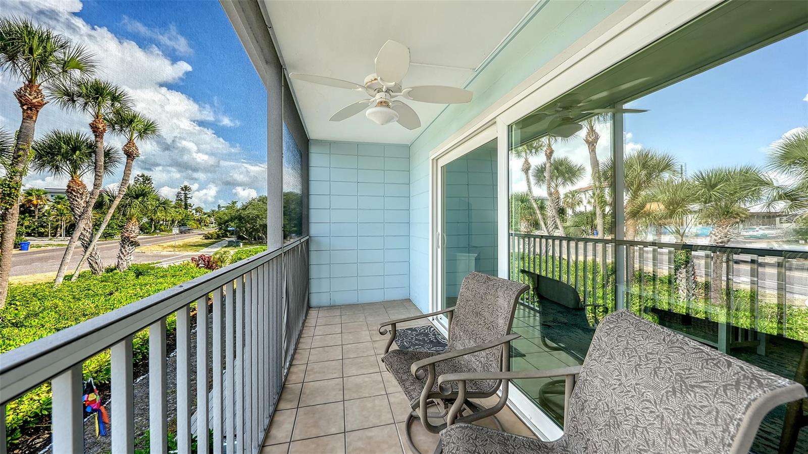 2850 Gulf of Mexico Dr #4, Longboat Key, FL 34228 — photo 9 of 37