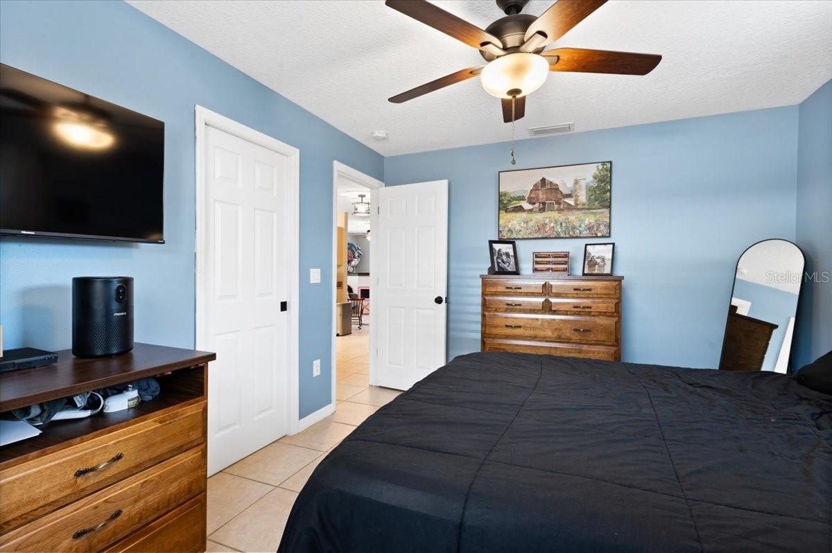 4050 Rockefeller Ave, Sarasota, FL 34231 — photo 16 of 33