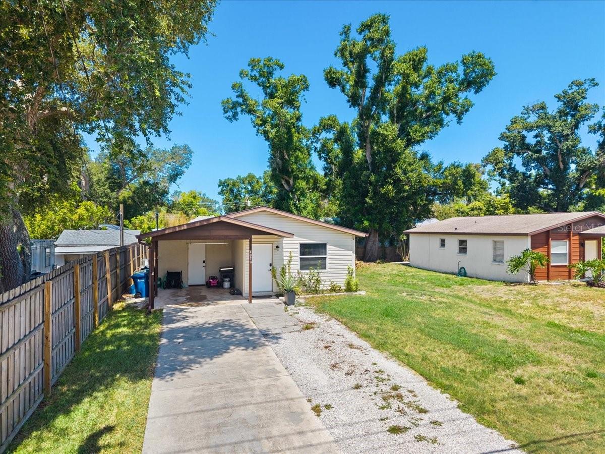 4050 Rockefeller Ave, Sarasota, FL 34231 — photo 3 of 33